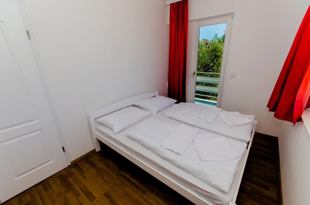 Apartments Balote Trogir Quarto foto